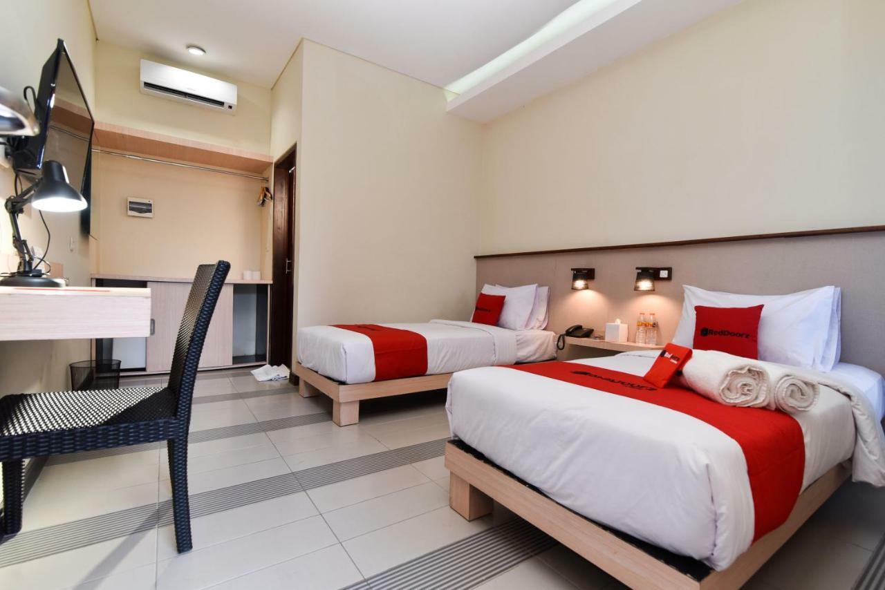Reddoorz Near Legian Street Hotel Kuta Lombok Exterior foto